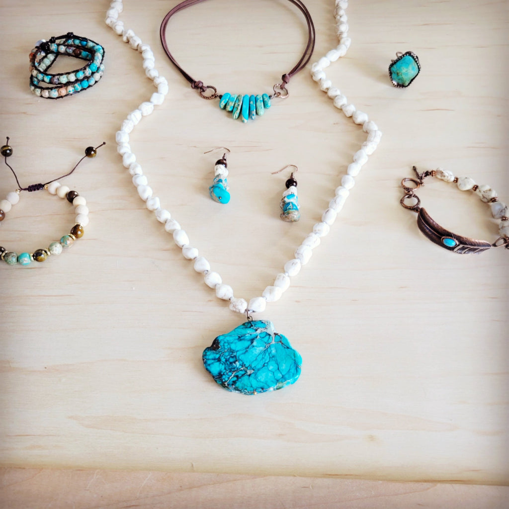 **Long White Turquoise Beaded Necklace w/ Genuine Regalite Pendant 263c