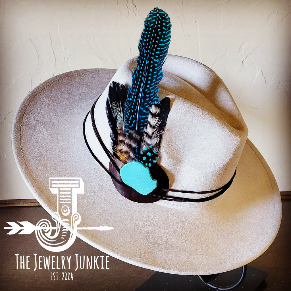 Boho Western felt hat in cream with a wide brim, featuring turquoise leather accent and multi-colored feathers.
