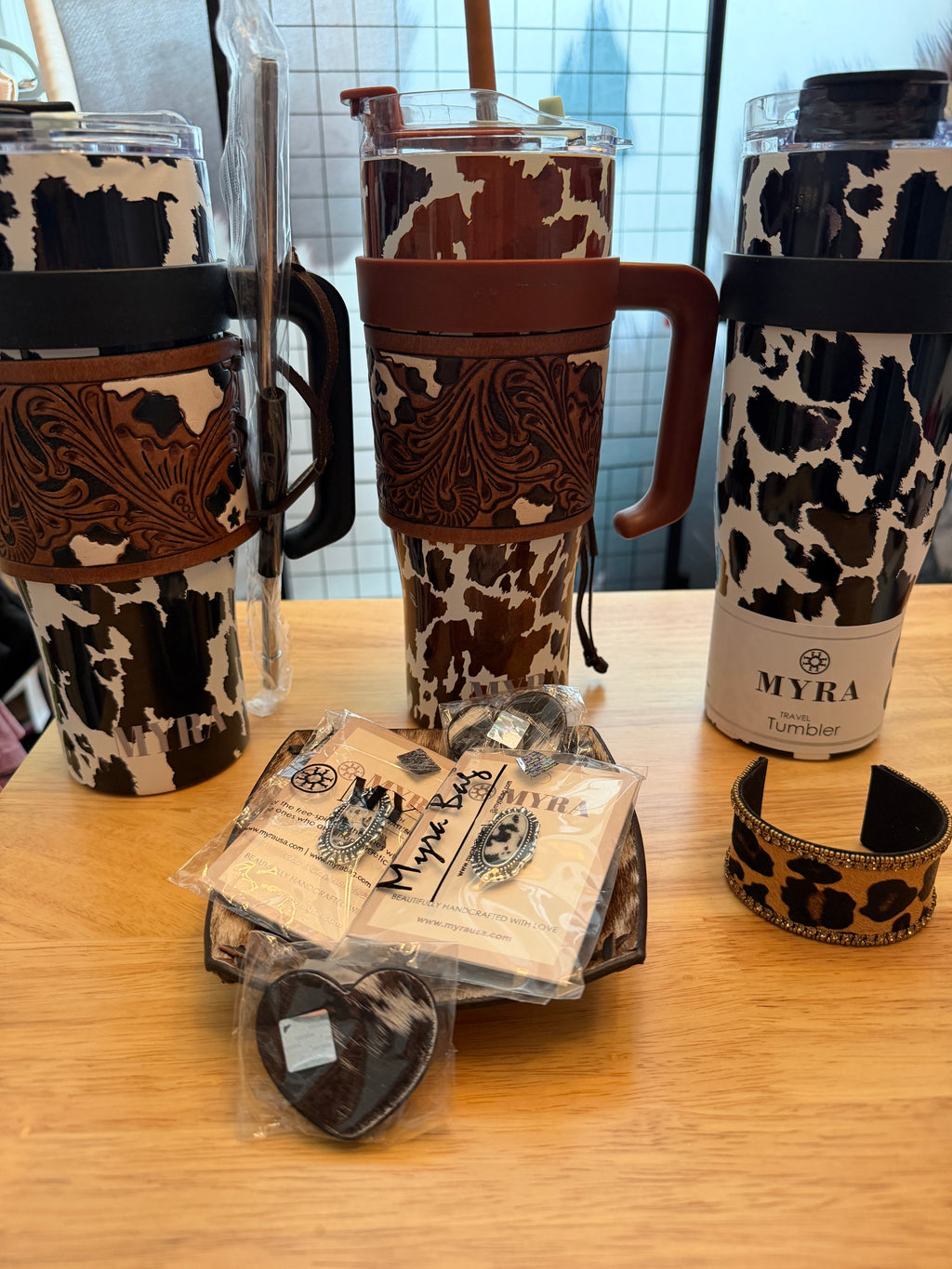 Myra Wide Wyoming Tumbler In Black and White