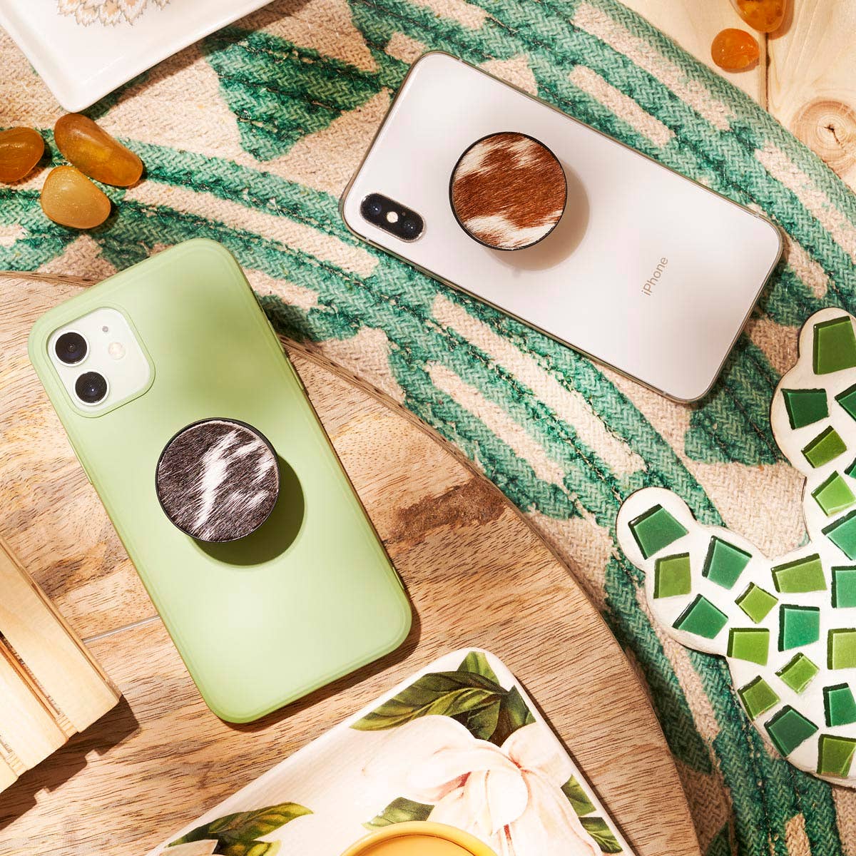 Myra Browny Phone Socket
