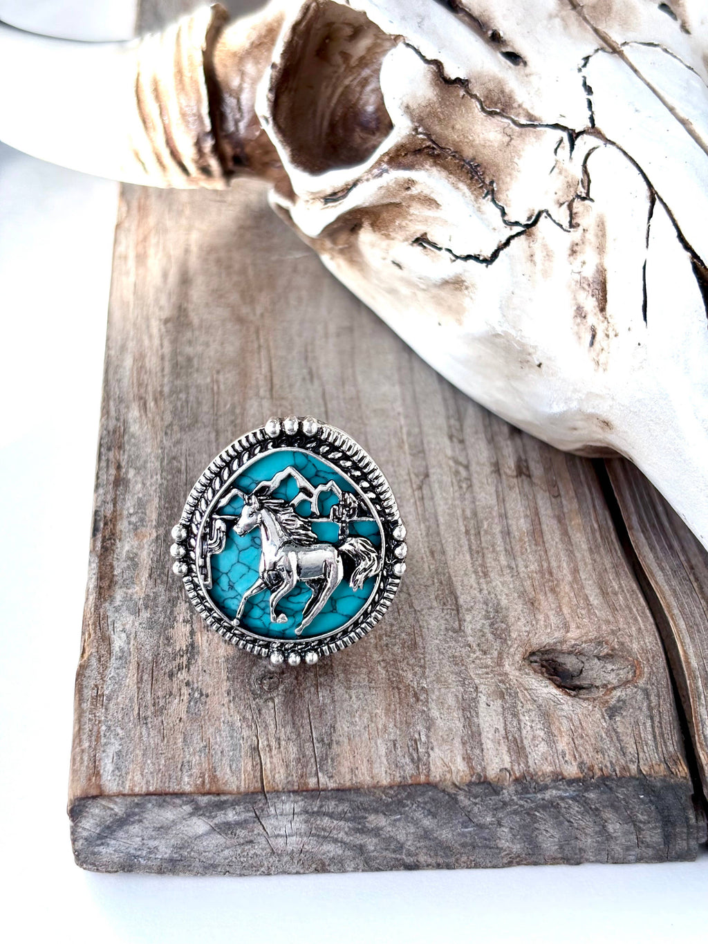 Western Style Turquoise Stone Pendant Stretch Ring